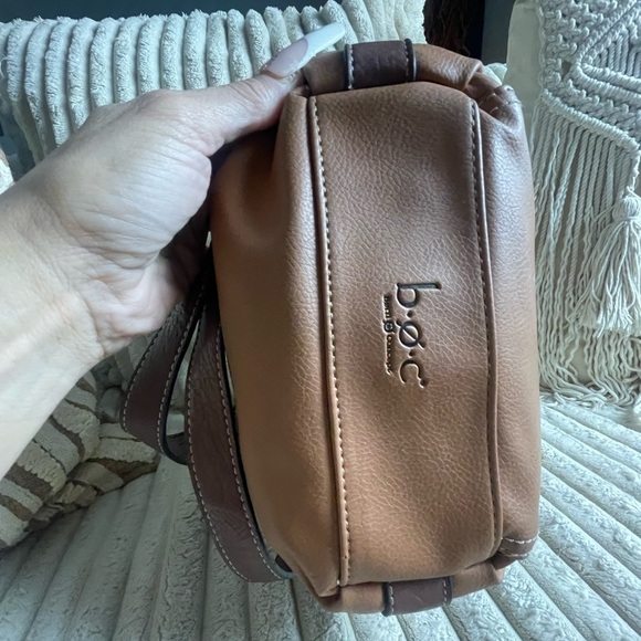 b.o.c. Tan and Brown Leather Handbag​ - Picture 5 of 8